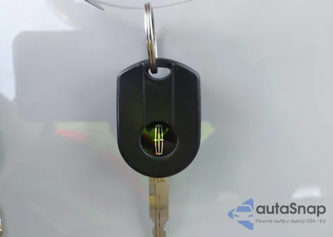 2011 Lincoln Mkz Hybrid z USA, uszkodzony, nr VIN 3LNDL2L3XBR767332